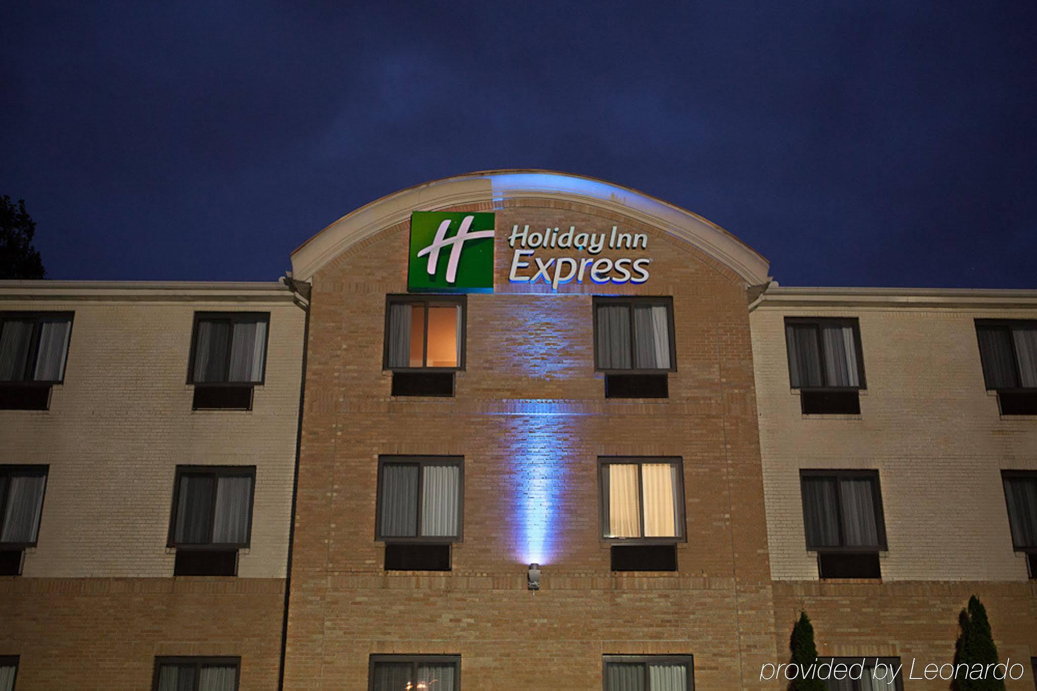 Holiday Inn Express Hotel & Suites Canton By Ihg מראה חיצוני תמונה