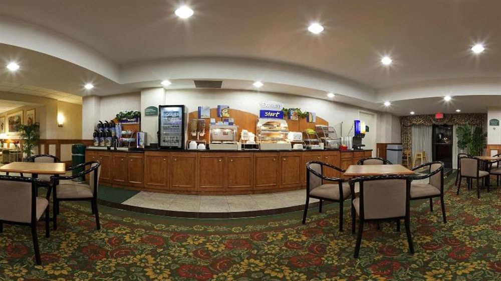Holiday Inn Express Hotel & Suites Canton By Ihg מראה חיצוני תמונה