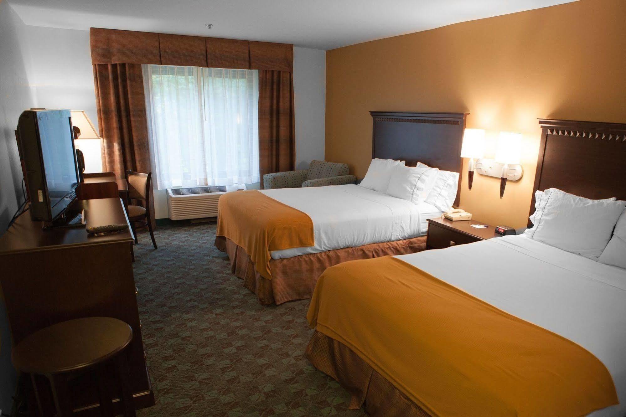 Holiday Inn Express Hotel & Suites Canton By Ihg מראה חיצוני תמונה