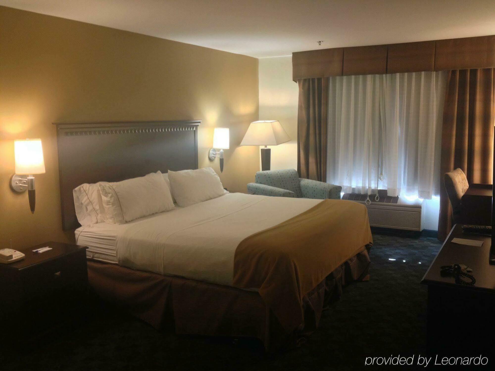 Holiday Inn Express Hotel & Suites Canton By Ihg מראה חיצוני תמונה